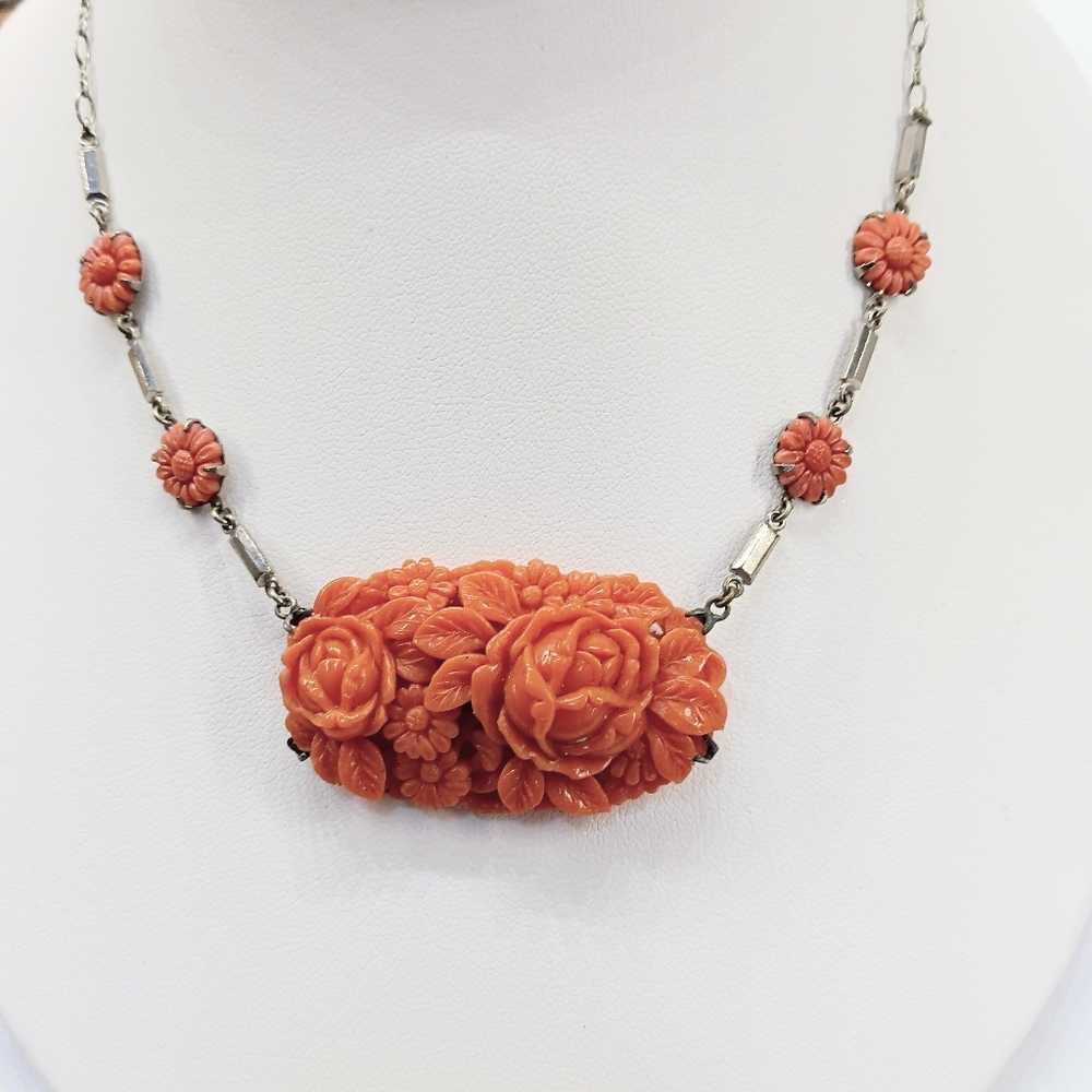 Vintage Art Deco Thermoplastic Carved Flowers Necklace 15"